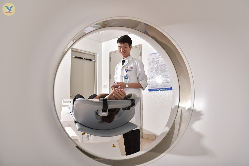 Bệnh nhân cần giữ nguyên một tư thế trong quá trình chụp CT 