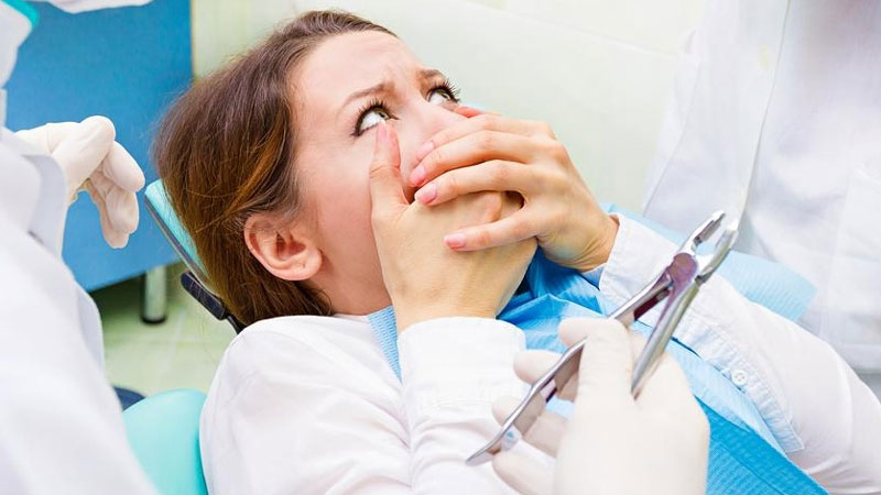 Bạn không nên nhổ răng trong kỳ hành kinh.