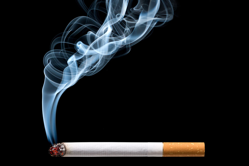 Người hút thường xuyên thuốc lá có nguy cơ mắc bệnh lý cao hơn so với thông thường