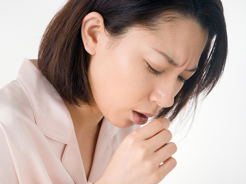 Tình trạng viêm họng kéo dài có thể dẫn đến ho kem theo mệt mỏi kéo dài