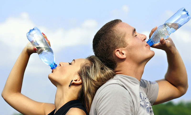  Uống đủ nước mỗi ngày là giải pháp giúp bảo vệ sức khỏe