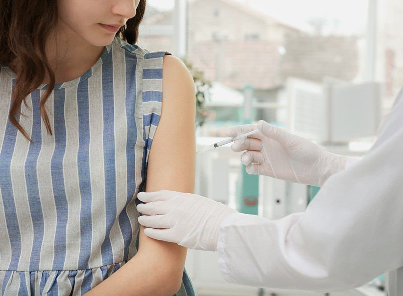 Vì chưa có phương pháp điều trị triệt để virus HPV nên cách tốt nhất là tiêm vắc xin để phòng bệnh