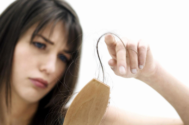 Rụng tóc khi hóa trị là tình trạng phổ biến ở các bệnh nhân ung thư 
