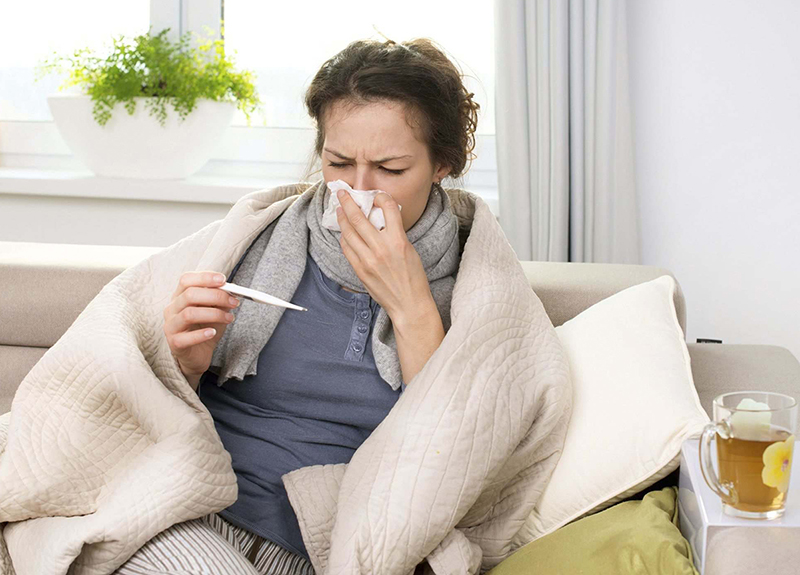 Cảm lạnh mùa hè có những triệu chứng giống cảm lạnh thông thường