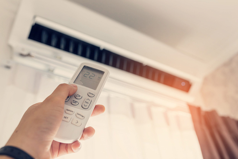 Sử dụng điều hòa ở nhiệt độ phù hợp để tránh sốc nhiệt khi ra ngoài