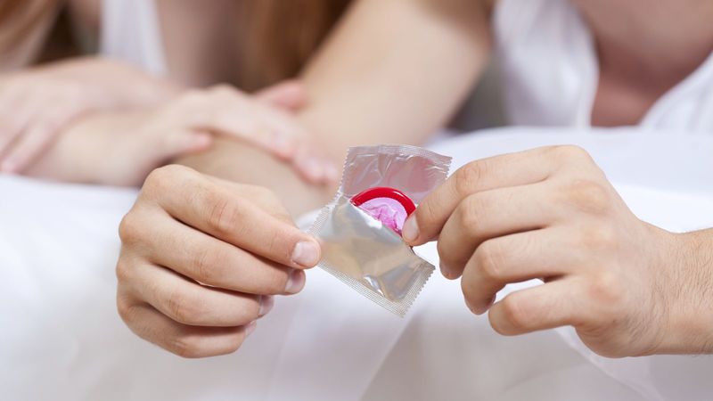 Quan hệ tình dục an toàn để tránh lây nhiễm viêm gan C