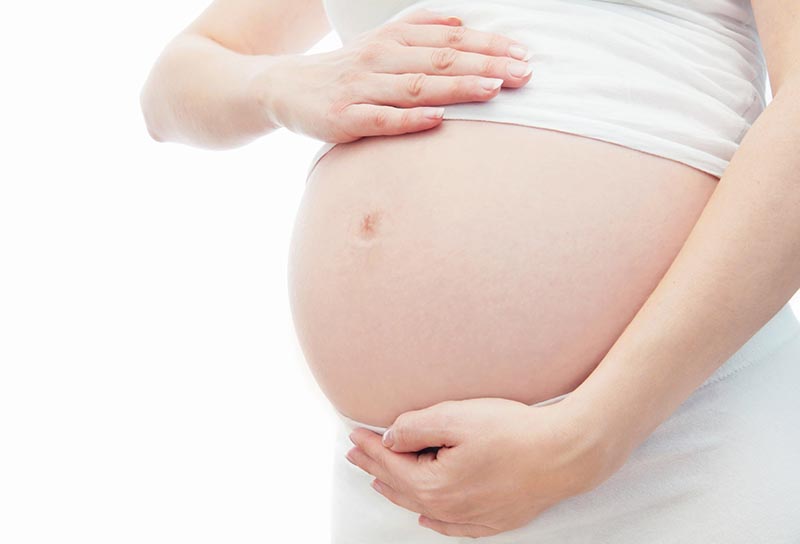 Bản thân mẹ bầu có thể tự phát hiện hiện tượng rỉ ối