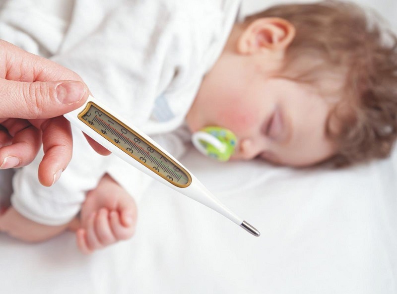 Sốt cao kéo dài thường gặp trong bệnh cúm ở trẻ em