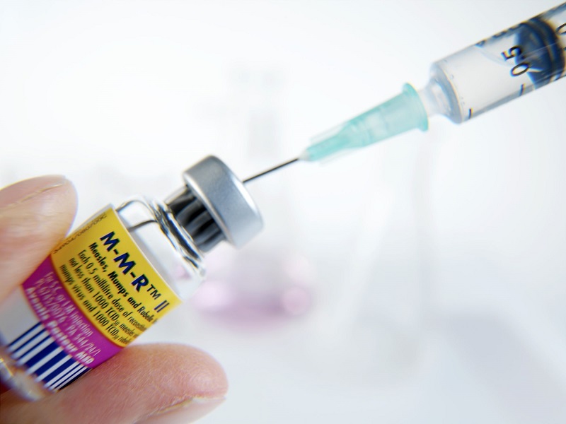 Vắc xin sống phòng ngừa bệnh sởi cho trẻ