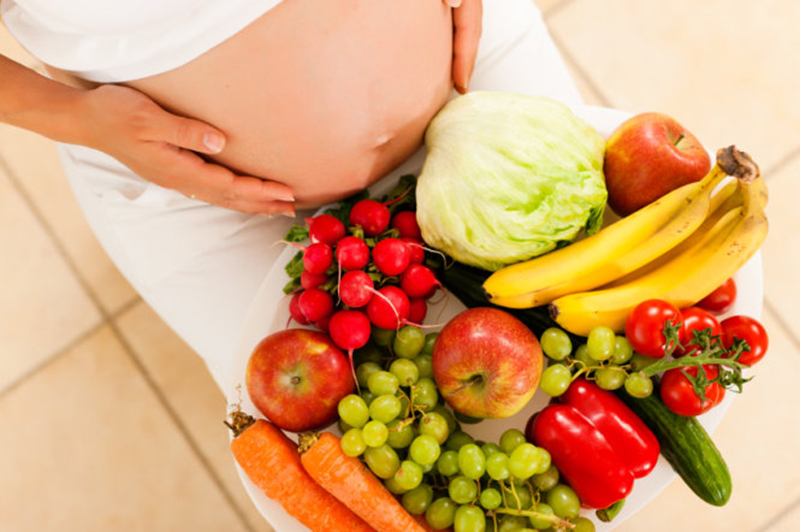 Phụ nữ mang thai nên bổ sung đầy đủ các chất dinh dưỡng để nâng cao sức đề kháng