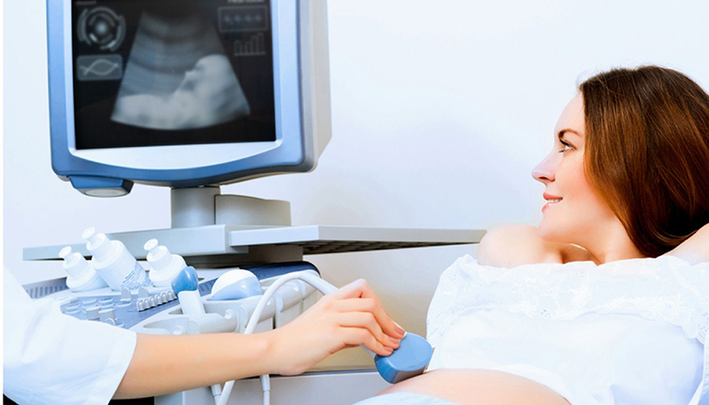 Mẹ nên siêu âm vào 3 tháng cuối theo lịch thăm khám định thai định kỳ