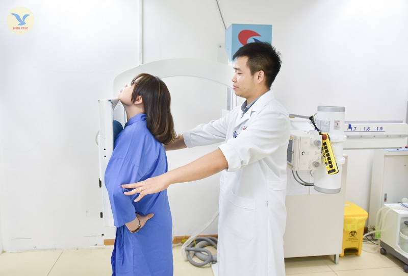 Bệnh nhân cần phối hợp với bác sĩ khi đi chụp X-quang