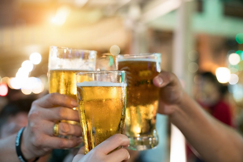 Bia rượu có ảnh hưởng không tốt tới sức khỏe sinh sản của nam giới