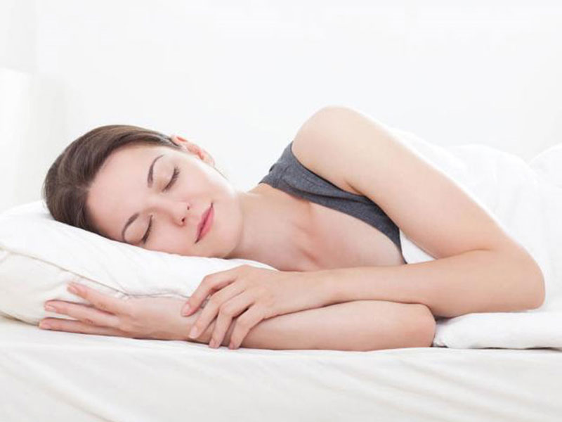 Ngủ đủ giấc giúp bạn có một tinh thần thoải mái, loại bỏ căng thẳng, mệt mỏi.