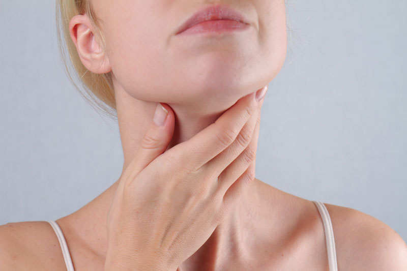 Khi bạn bị nhiễm khuẩn, hạch cổ sẽ sưng to và gây đau.