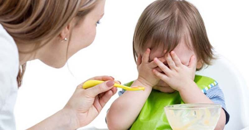  Việc chăm sóc con chưa khoa học cũng là nguyên nhân gây nên biếng ăn ở trẻ