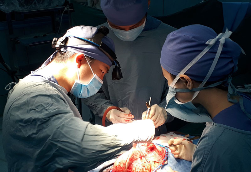 Phẫu thuật là một trong những phương pháp chủ yếu được áp dụng cho việc điều trị
