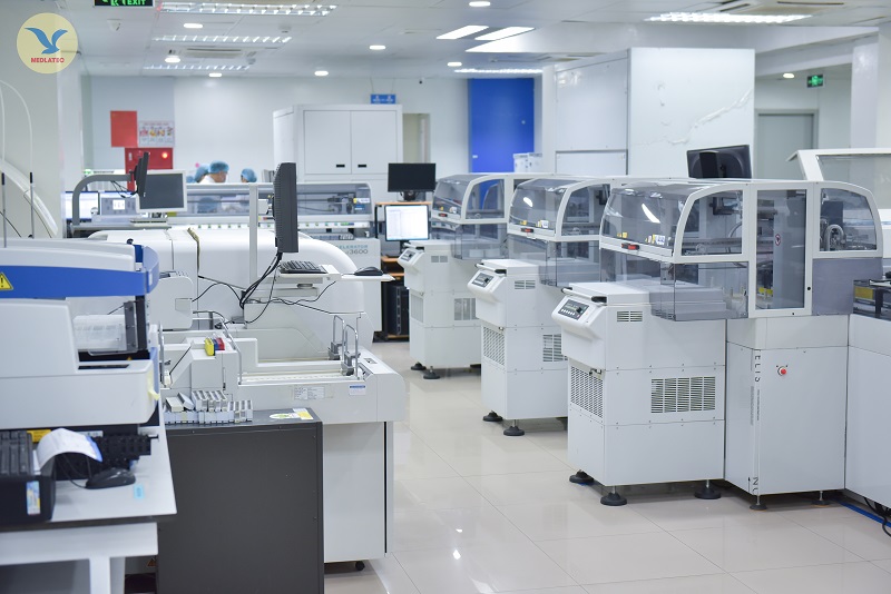 Hệ thống máy móc hiện đại tại Trung tâm Xét nghiệm Bệnh viện Đa khoa MEDLATEC