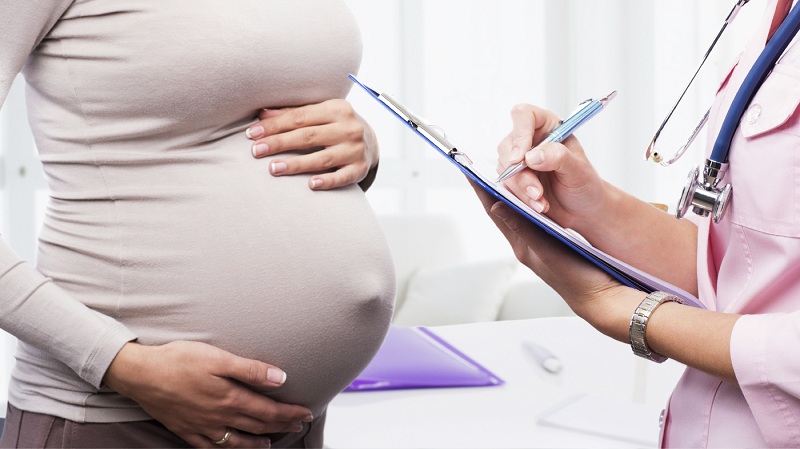 Hình 2: Phụ nữ mang thai có tiền sử bệnh tuyến giáp cũng nên thực hiện kiểm tra TRAb.