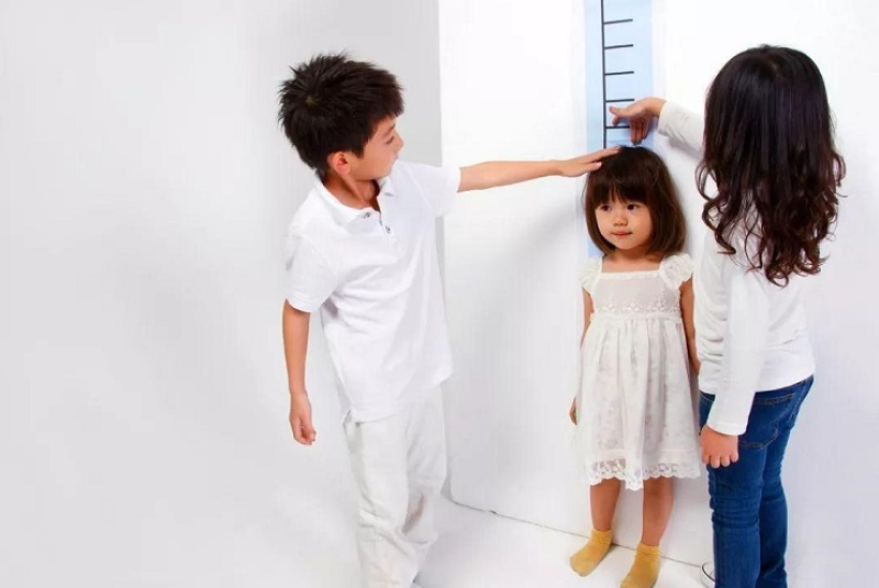 Trẻ phát chậm phát triển về chiều cao có thể do thiếu hormone tăng trưởng