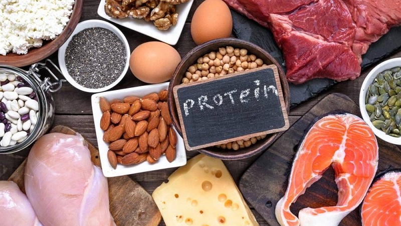 Có chế độ ăn khoa học, đầy đủ protein sẽ giúp tăng sản xuất hormone “hạnh phúc”