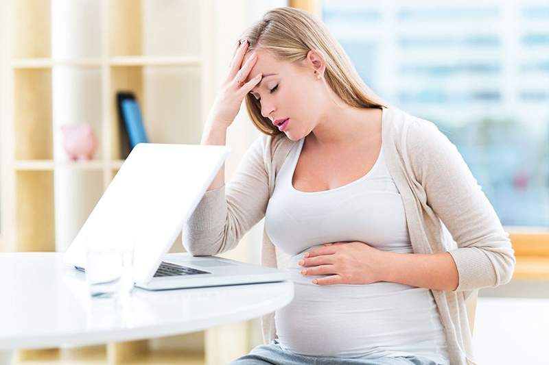 Phụ nữ mang thai không nên chụp CT não để tránh những ảnh hưởng xấu đến thai nhi