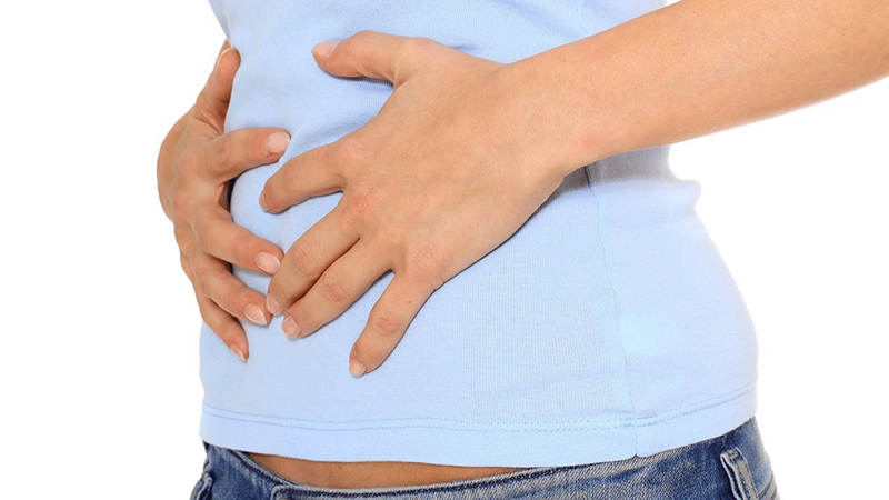 Đầy hơi, chướng bụng là triệu chứng phổ biến của người bị nhiễm khuẩn