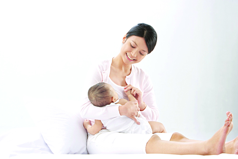 Duy trì cho trẻ bú sữa mẹ lâu nhất có thể để giúp tăng cường sức đề kháng