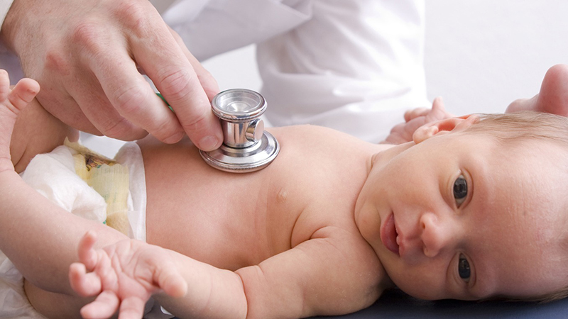 Viêm phế quản là bệnh thường gặp ở trẻ nhỏ, nhất là trẻ sơ sinh