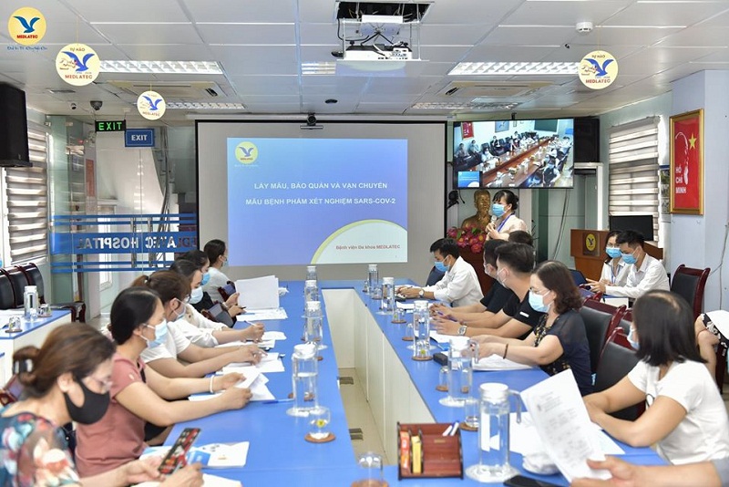 Buổi đào tạo được tổ chức học trực tuyến tại 2 điểm phòng họp của bệnh viện ở 42 Nghĩa Dũng và 52 Nghĩa Dũng, Ba Đình, Hà Nội.