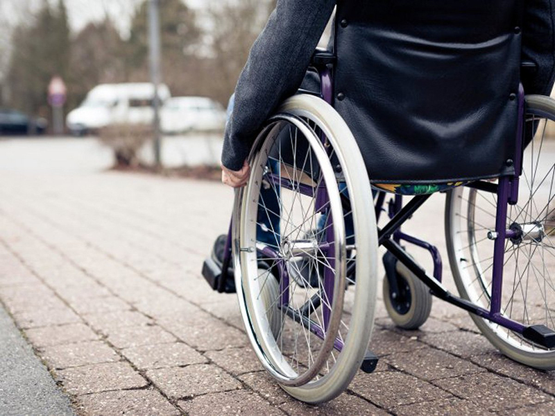Biến chứng nguy hiểm nhất của thoát vị đĩa đệm là bệnh nhân có thể bị liệt hai chân nếu không được chữa trị kịp thời