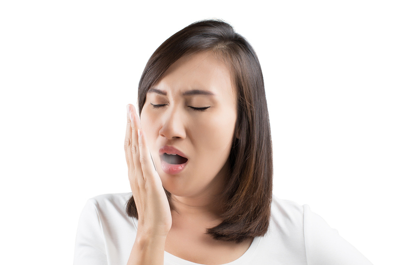 Bệnh hôi miệng có thể do ăn phải các loại thực phẩm tạo mùi khó chịu 