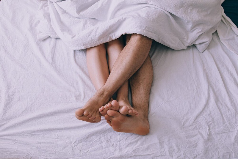 Quan hệ tình dục không an toàn là nguyên nhân gây lây nhiễm các bệnh đường sinh dục.