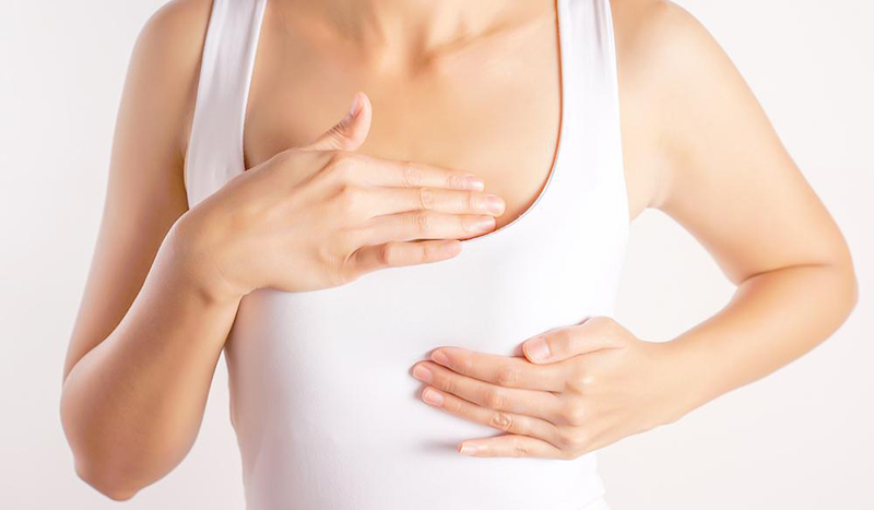 Đau vùng ngực là một hiện tượng của ung thư vú