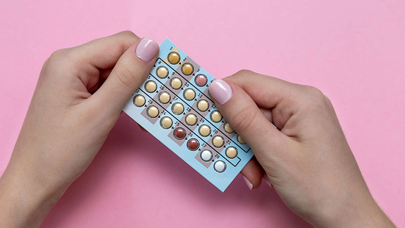 Việc uống thuốc tránh thai hàng ngày theo từng vỉ sẽ giúp bạn theo dõi được tiến độ dùng thuốc