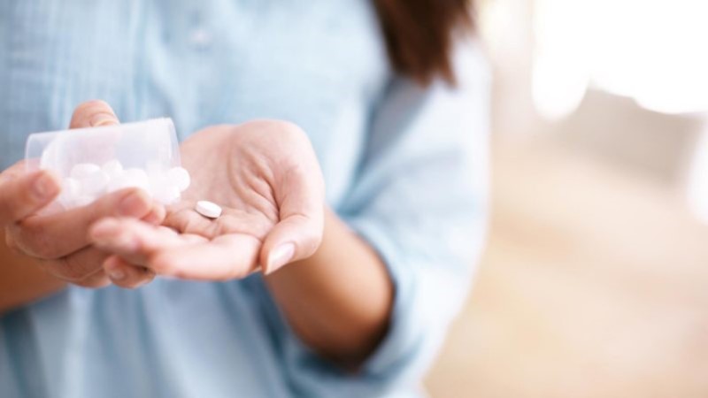 Sử dụng thuốc kháng sinh đường uống giúp trị mụn trong trường hợp mụn nặng
