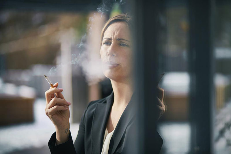 Thành phần độc hại trong thuốc lá là tác nhân gây ra viêm phế quản mạn tính