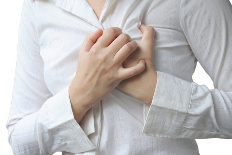 Rối loạn nhịp tim có thể gây khó thở, đau ở vùng ngực