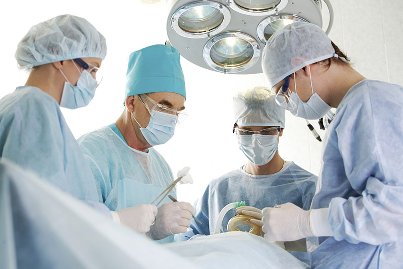Phẫu thuật là phương pháp điều trị hiệu quả và triệt để được áp dụng với hầu hết các bệnh nhân rò hậu môn hiện nay