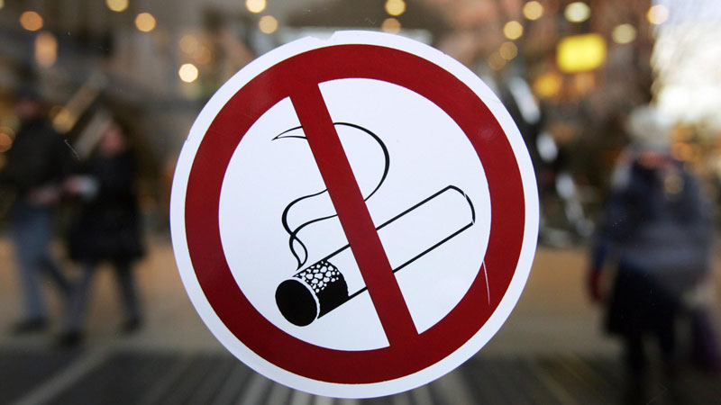 Tốt nhất, chúng ta không nên hút thuốc lá hoặc sử dụng các loại đồ uống có cồn