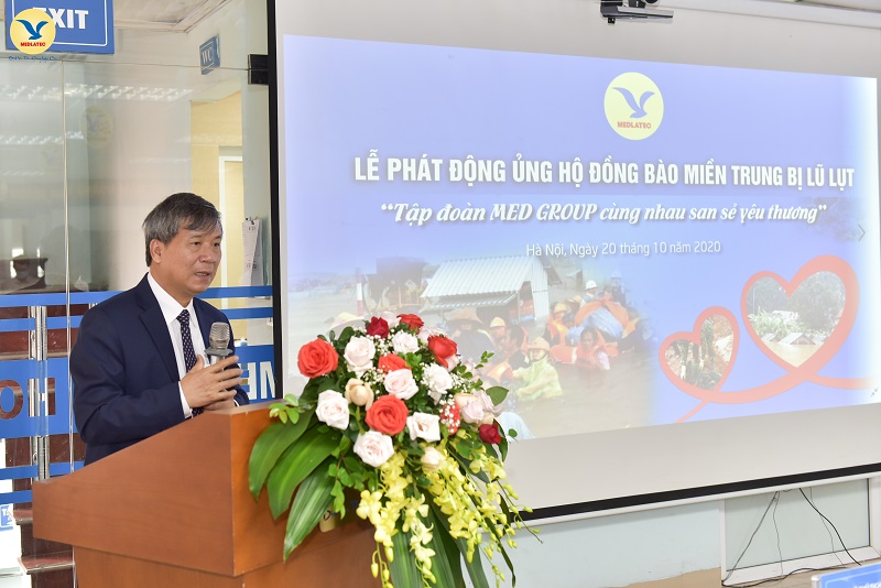 GS.AHLĐ Nguyễn Anh Trí là người phát động “Chương trình phát động quyên góp ủng hộ đồng bào miền Trung bị lũ lụt”.