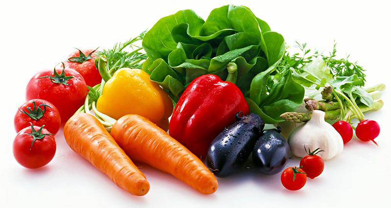 Bổ sung nhiều vitamin cho cơ thể bằng việc ăn nhiều rau xanh.