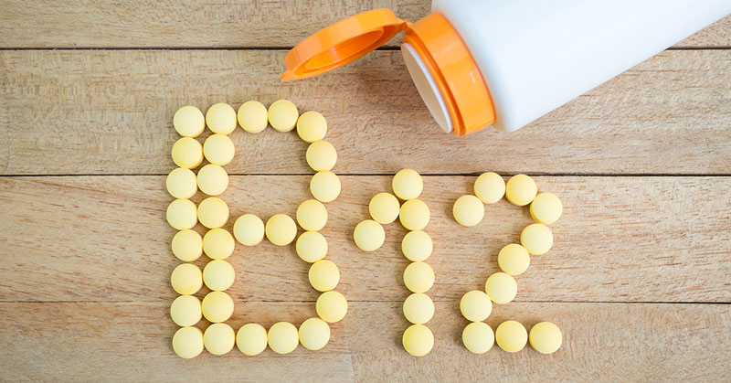 Thiếu hụt vitamin B12 cũng là một yếu tố gây bệnh