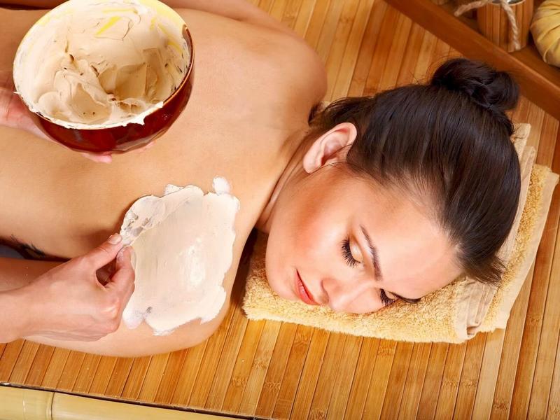  Massage bằng hỗn hợp bột đậu đỏ giúp làm trắng hiệu quả