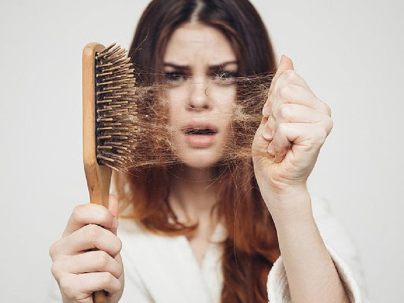 Thiếu vitamin B7 khiến tóc gãy rụng