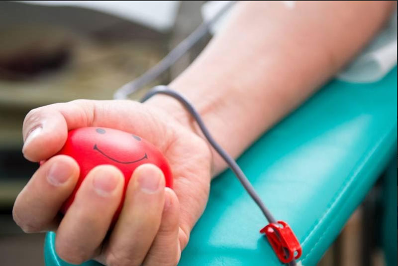 Khi đi hiến máu bạn sẽ biết được mình nhóm máu gì và phát hiện kịp thời bệnh lý truyền nhiễm