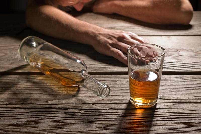 Người nghiện rượu thường bị giảm hấp thu vitamin B2