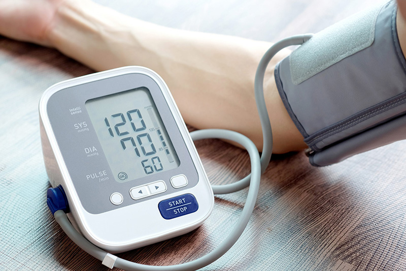Bạn nên sắm một máy đo huyết áp cho gia đình 