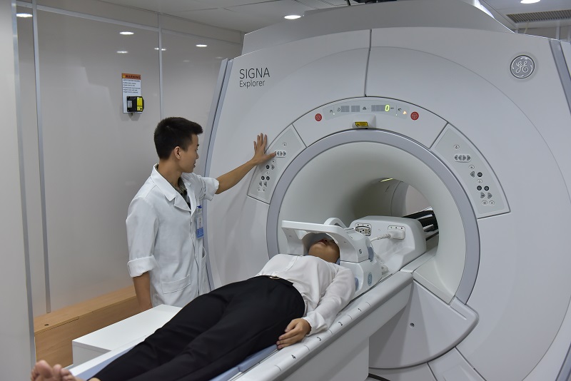 Bệnh nhân chụp MRI tại PKĐK MEDLATEC Tây Hồ số 99 Trích Sài, Tây Hồ, Hà Nội.