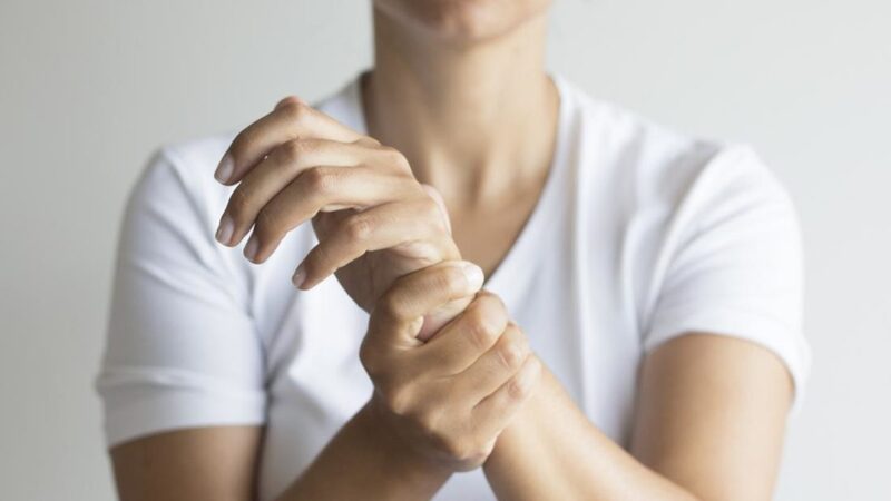 Cần dừng hoạt động có thể khiến chấn thương cổ tay nặng hơn